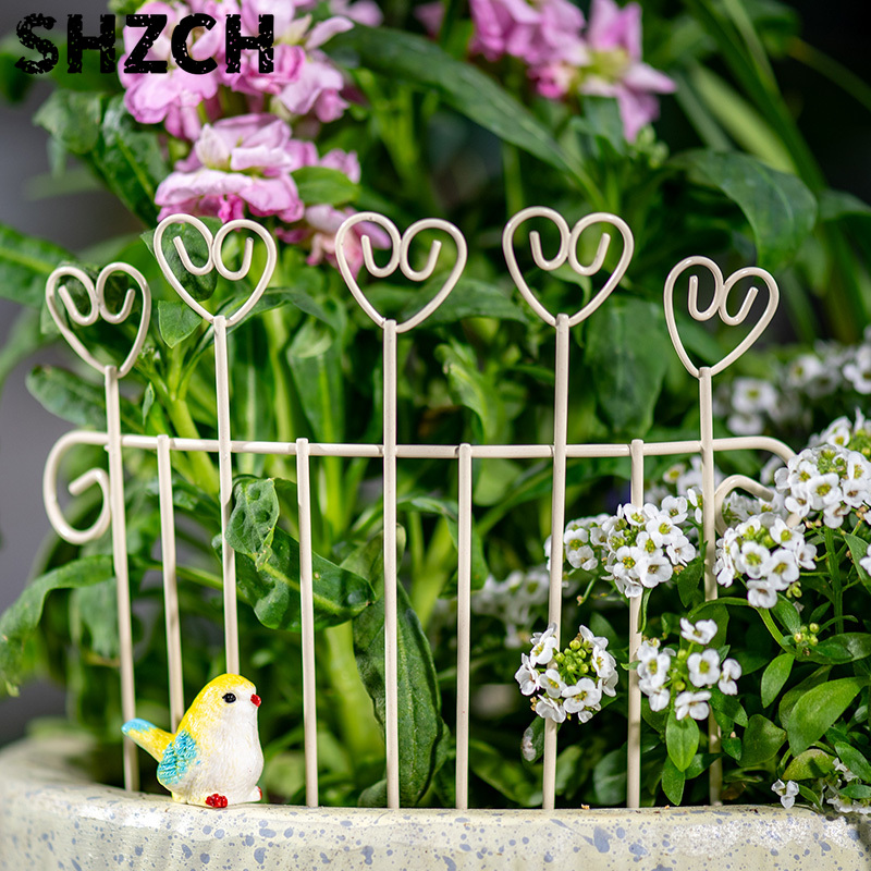 Succulent Arrangement Mini - سياج حديقة معدني صغير بتصميم خيالي،